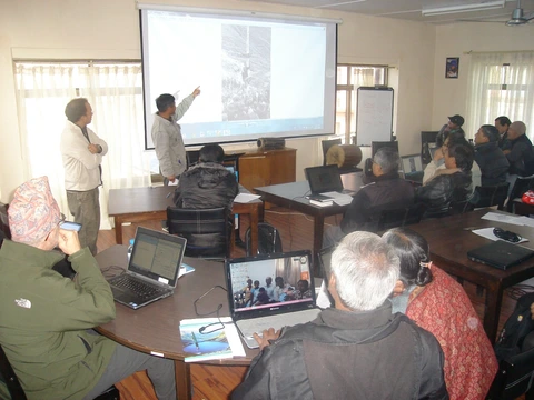 अनुबाद तालिमलाव फोतोर